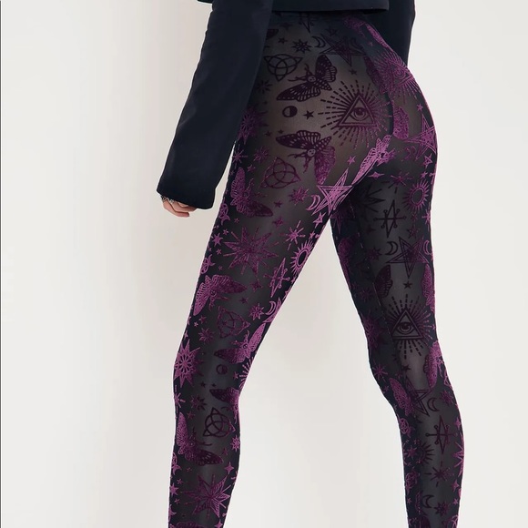 Blackmilk BURNED VELVET PLUM SPELL HW LEGGINGS - LIMITED XS - Picture 3 of 4